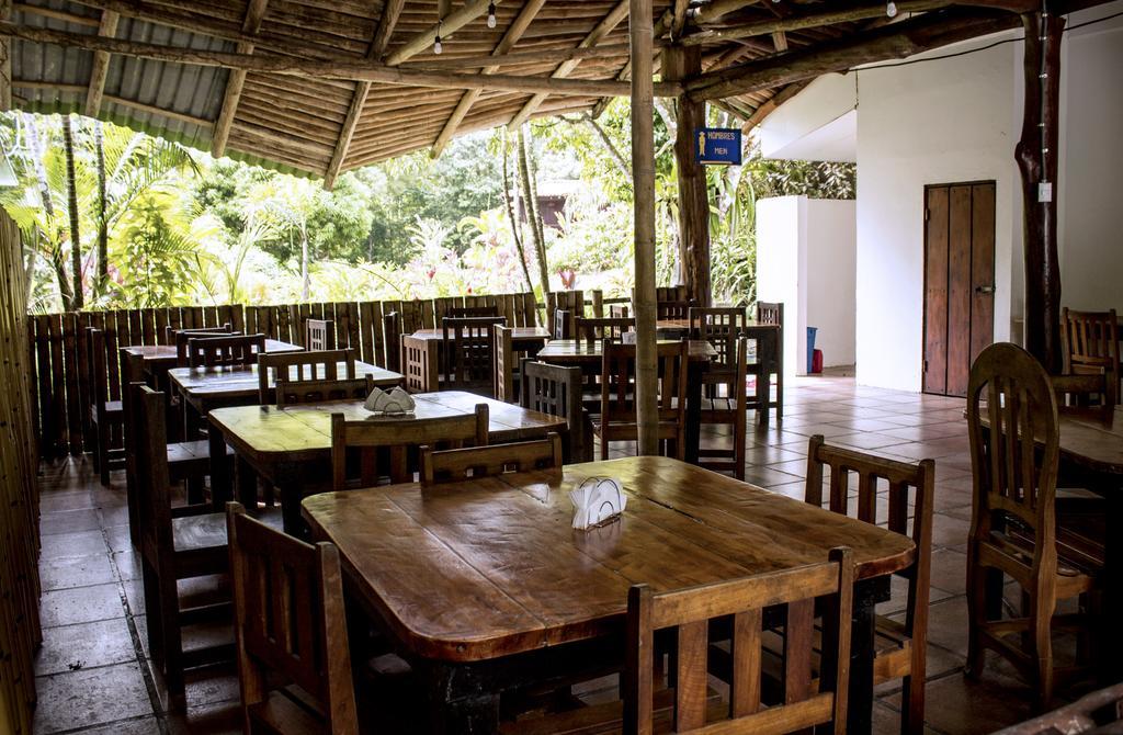 Manuel Antonio Hostel Resort エクステリア 写真