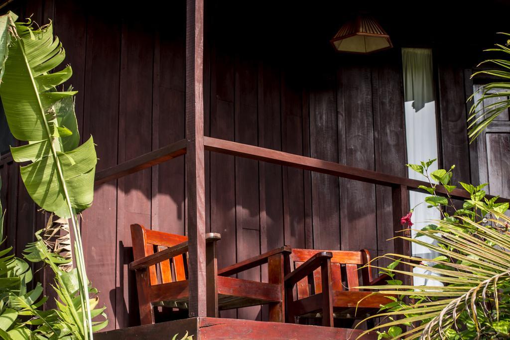 Manuel Antonio Hostel Resort エクステリア 写真