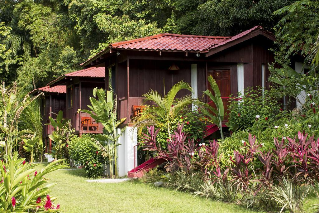 Manuel Antonio Hostel Resort エクステリア 写真