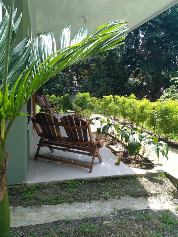 Manuel Antonio Hostel Resort エクステリア 写真