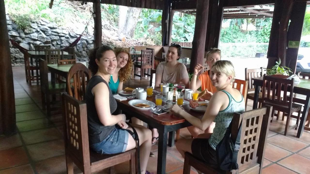 Manuel Antonio Hostel Resort エクステリア 写真